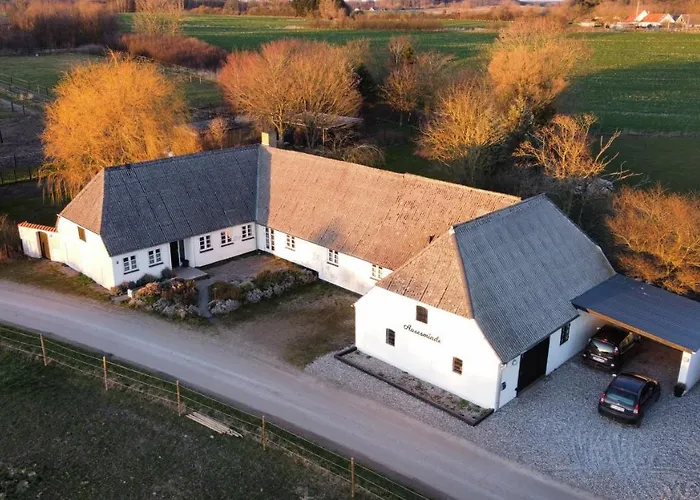 לינה וארוחת בוקר Aasesminde פאבורג